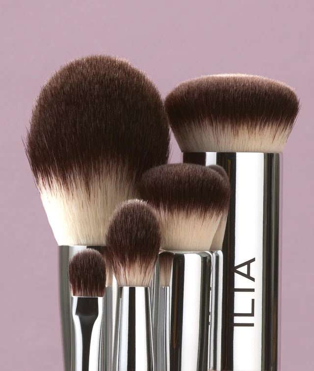 ILIA makiažo šepetėlis „Finishing Powder Brush”